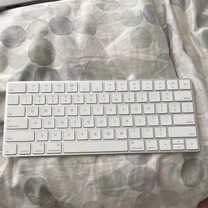 White Wireless Keyboard